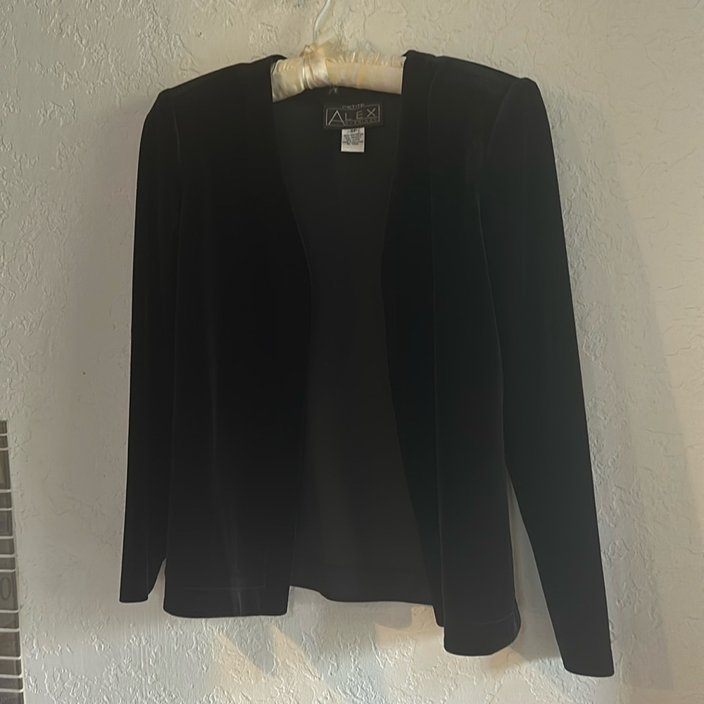 Little back velour jacket. Alex Evenings Petite (SP).